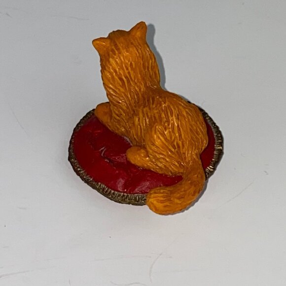 M.E.G. Vintage Kitty In My Pocket On Red Pillow Kids Pretend Play Figure 1994 - Picture 4 of 6